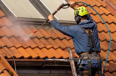 Démoussage et hydrofuge de toiture à Courchevel